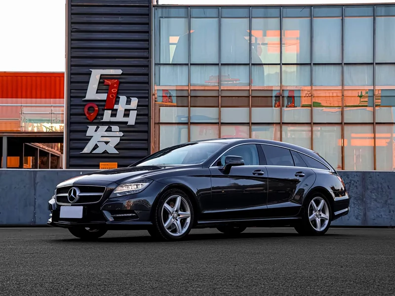 Mercedes-Benz CLS — фото 1