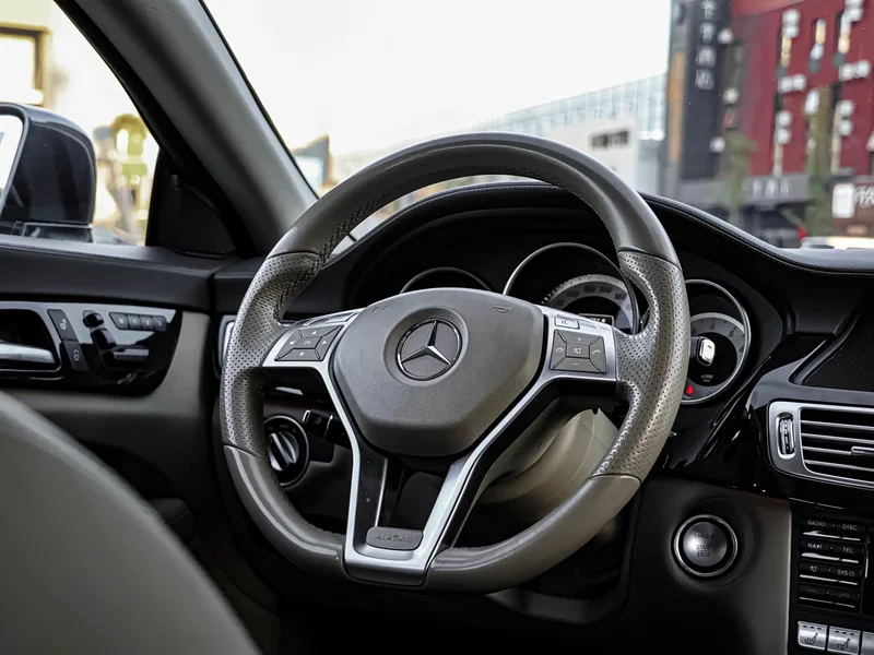 Mercedes-Benz CLS — фото 7