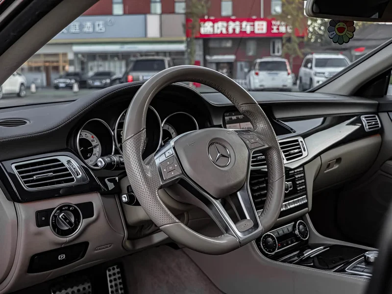 Mercedes-Benz CLS — фото 9