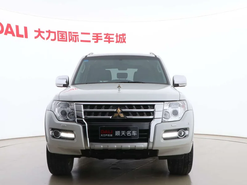 Mitsubishi Pajero (Imported) — фото 2