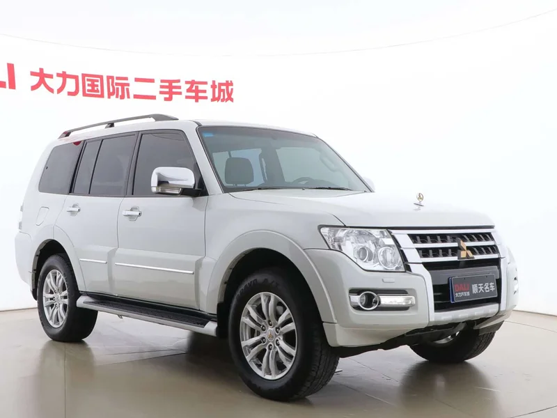 Mitsubishi Pajero (Imported) — фото 3