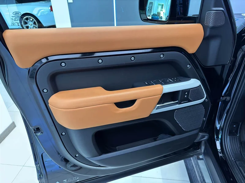 Land Rover Defender — фото 15