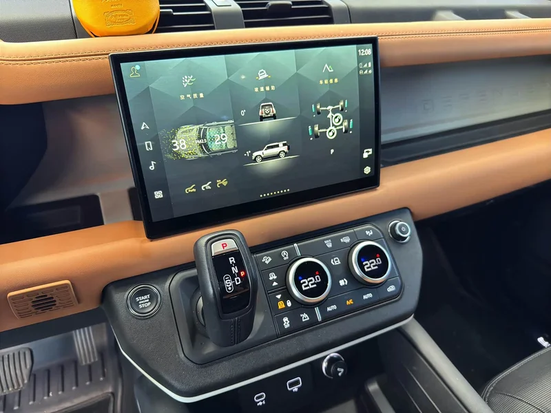 Land Rover Defender — фото 16