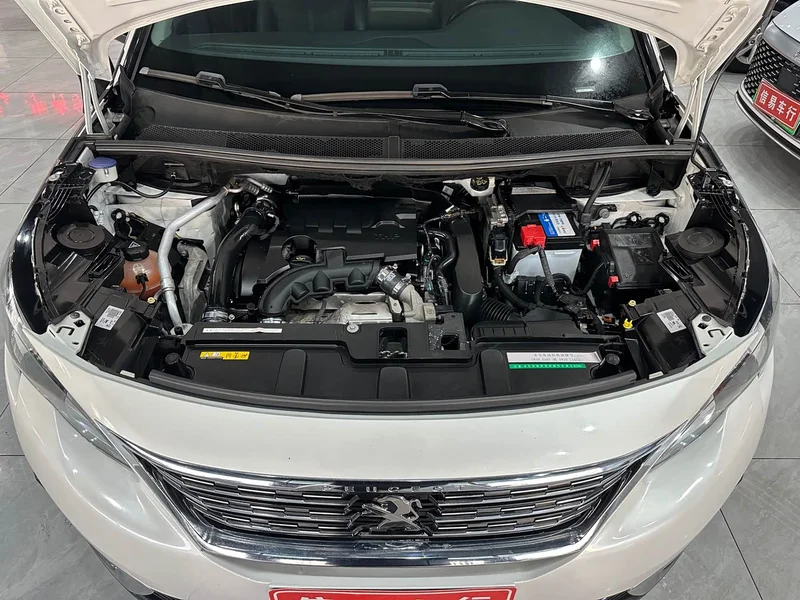 Peugeot 5008 — фото 12