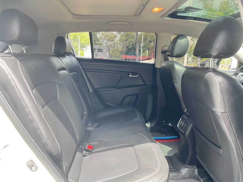 Kia Sportage — фото 15