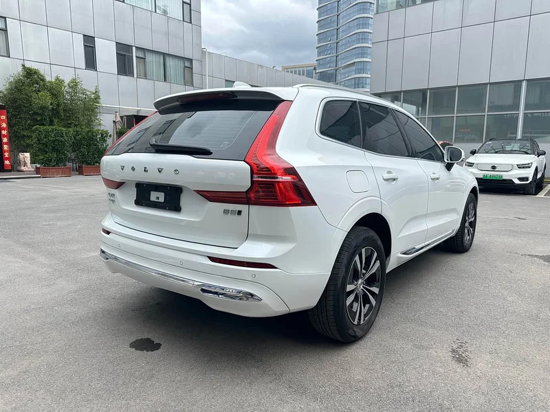 Volvo XC60 — фото 14