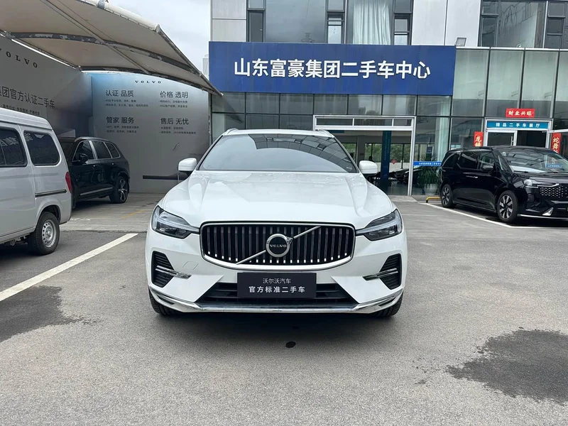 Volvo XC60 — фото 2