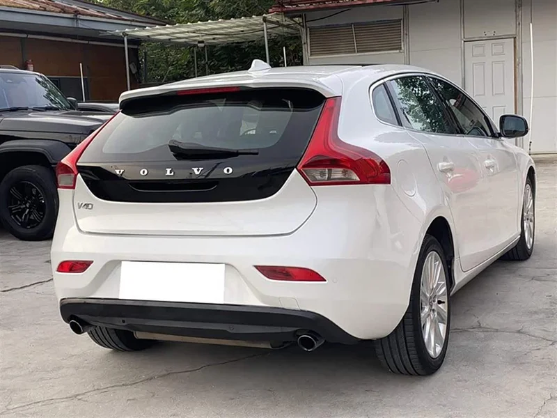 Volvo V40 — фото 13
