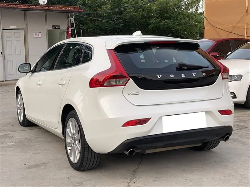 Volvo V40 — фото 15