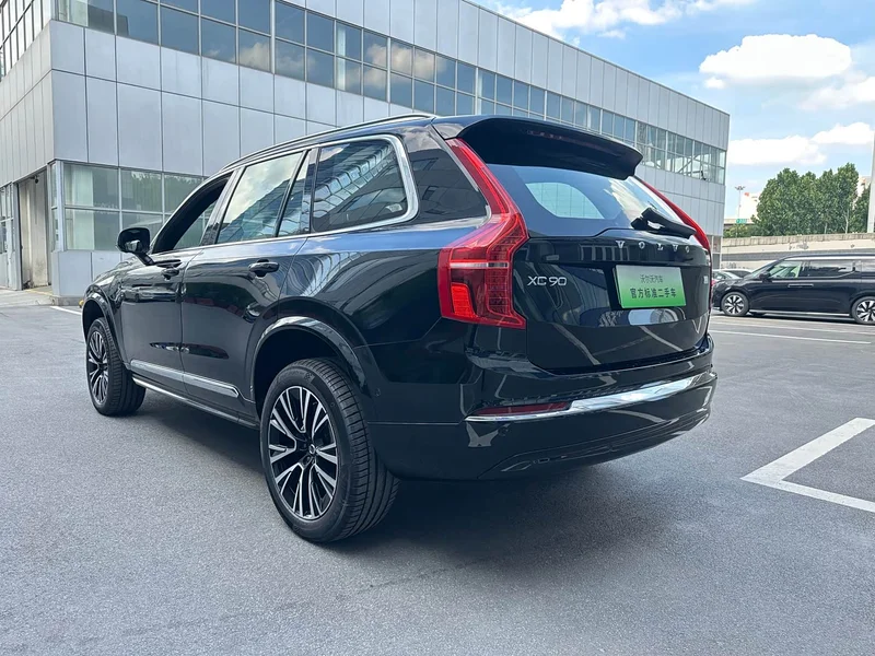 Volvo XC90 PHEV — фото 12