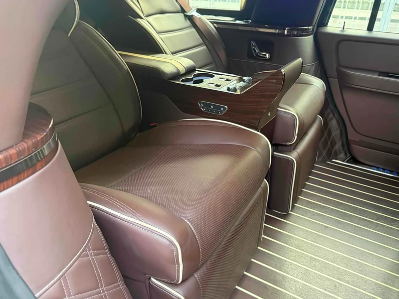 Lincoln Navigator — фото 15