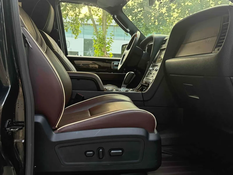 Lincoln Navigator — фото 16