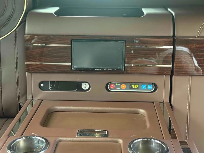 Lincoln Navigator — фото 21
