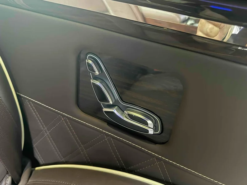 Lincoln Navigator — фото 23