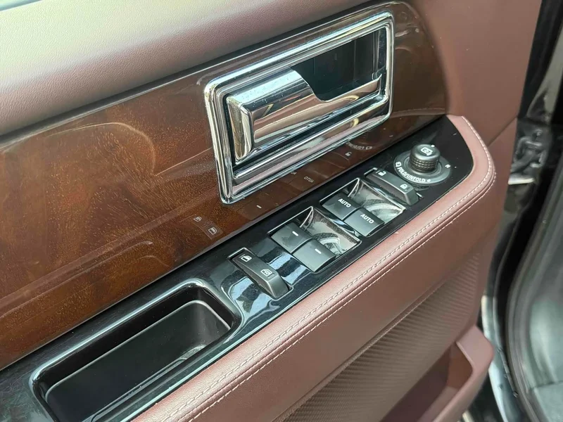 Lincoln Navigator — фото 8