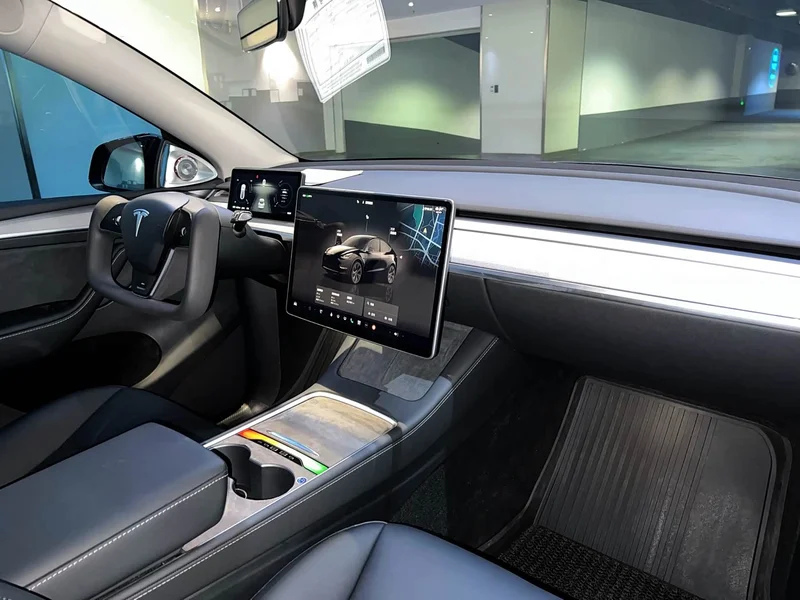 Tesla Model Y — фото 6