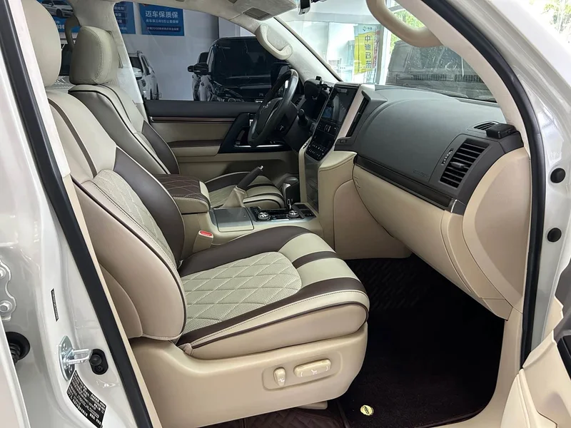Toyota Land Cruiser (Imported) — фото 11