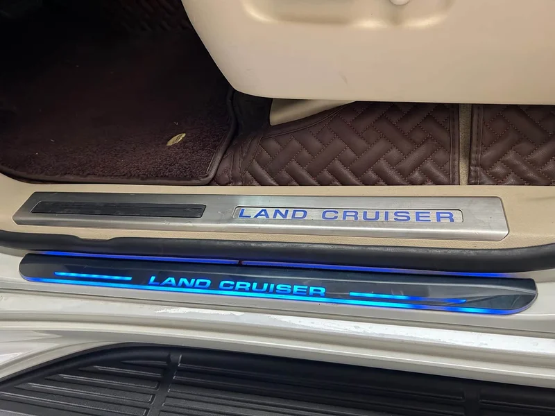 Toyota Land Cruiser (Imported) — фото 8