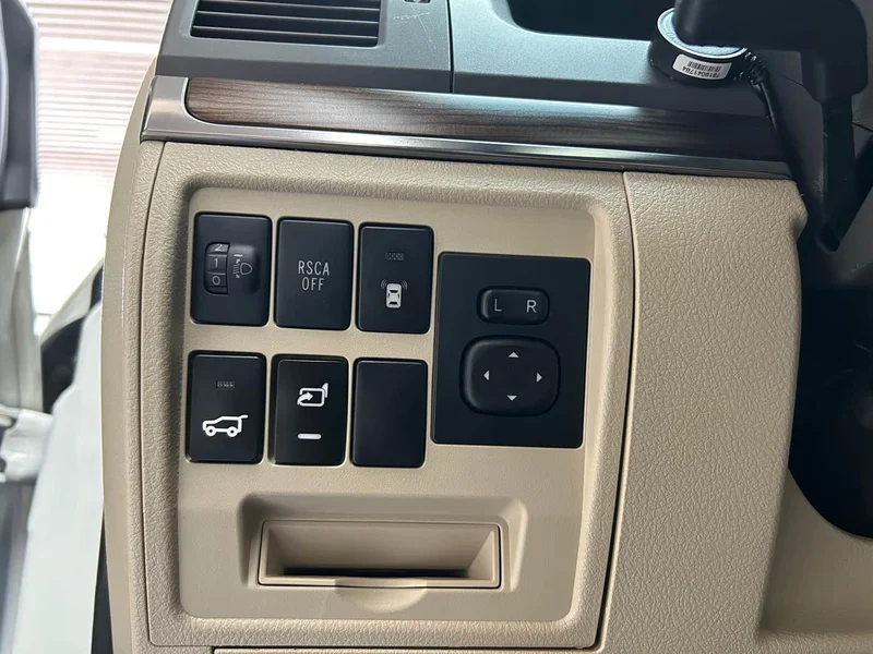 Toyota Land Cruiser (Imported) — фото 9