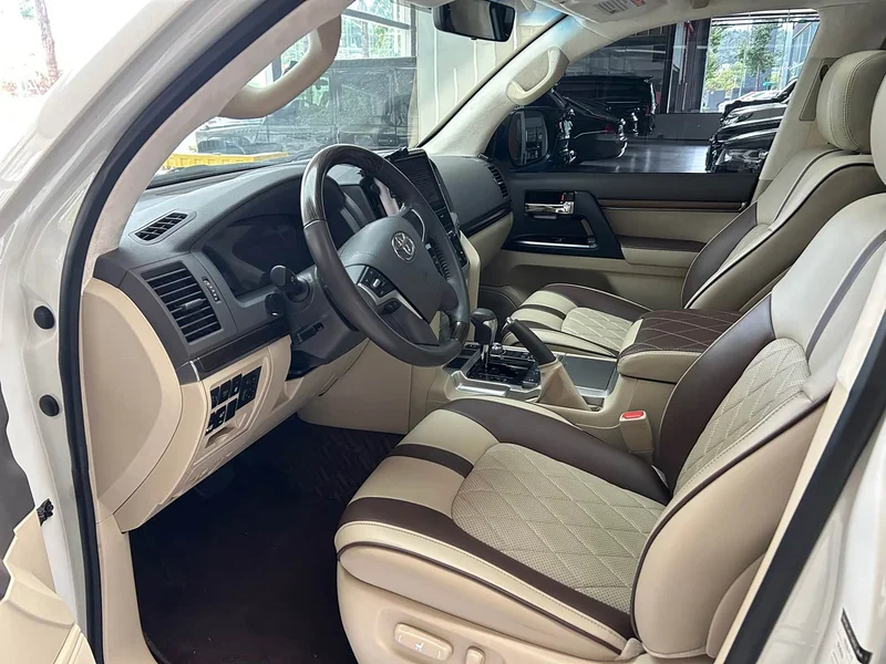 Toyota Land Cruiser (Imported) — фото 10