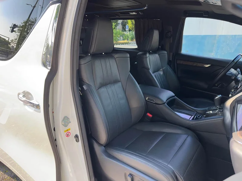 Toyota Alphard — фото 14