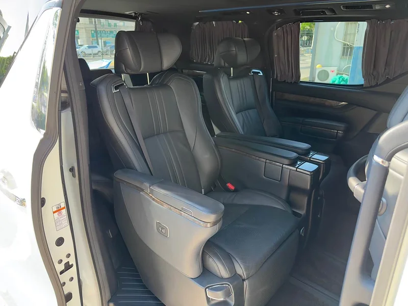 Toyota Alphard — фото 15