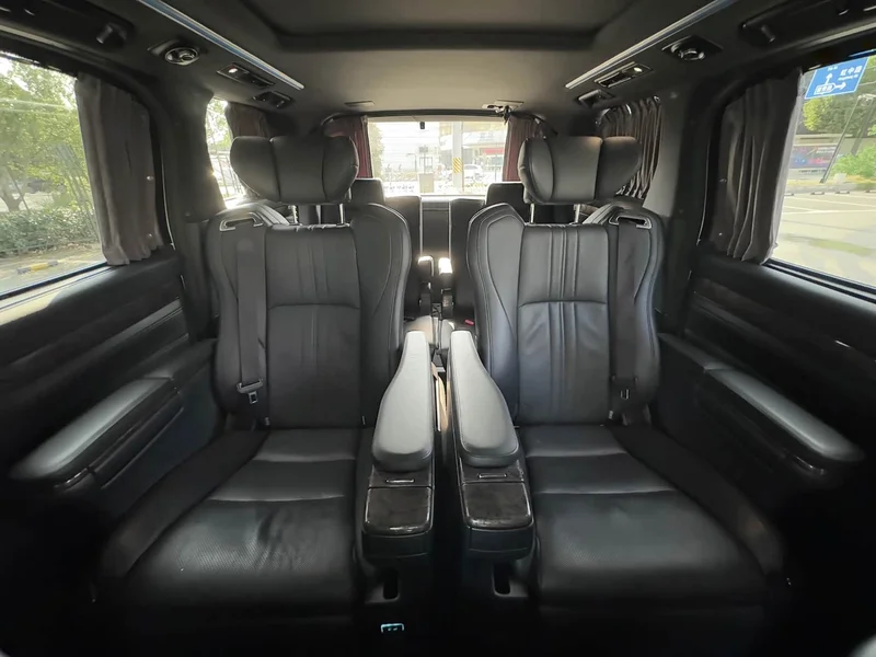 Toyota Alphard — фото 24