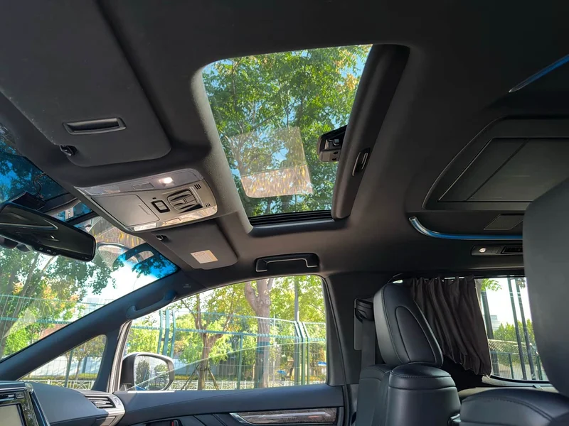 Toyota Alphard — фото 27