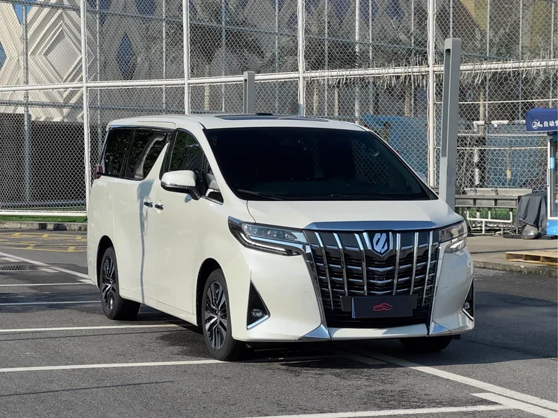 Toyota Alphard — фото 3