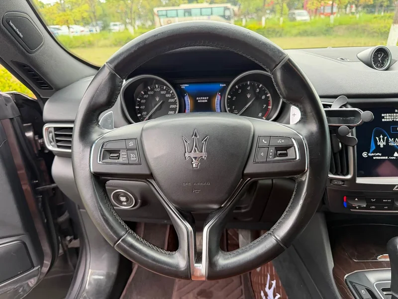 Maserati Levante — фото 14