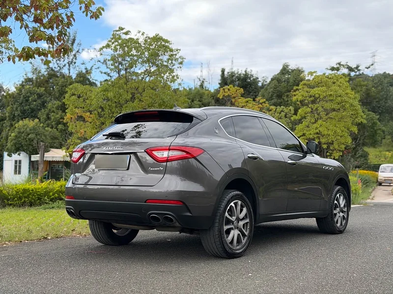 Maserati Levante — фото 4