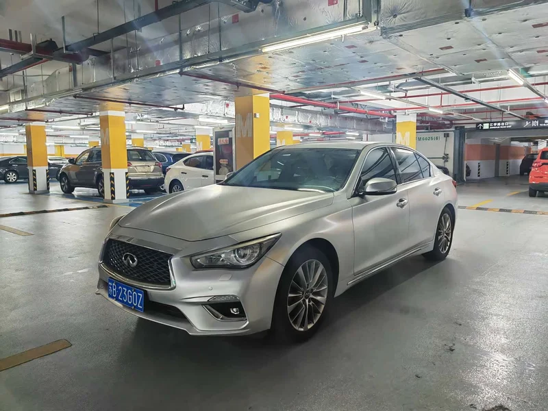 Infiniti Q50L — фото 1