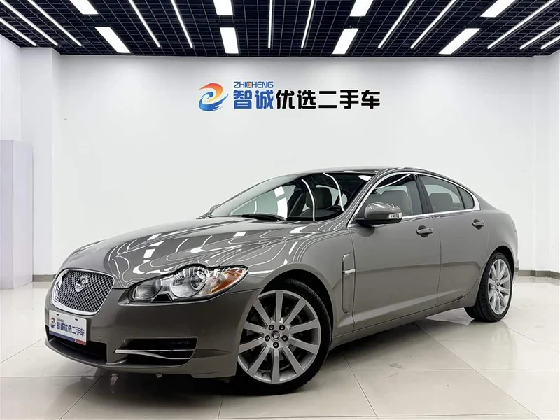 Jaguar XF — фото 1
