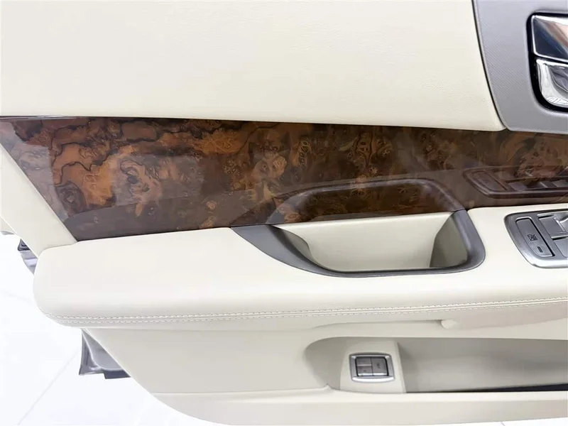 Jaguar XF — фото 14