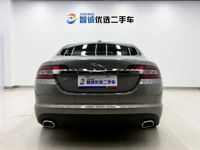 Jaguar XF — фото 3