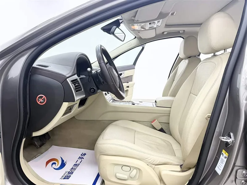 Jaguar XF — фото 4
