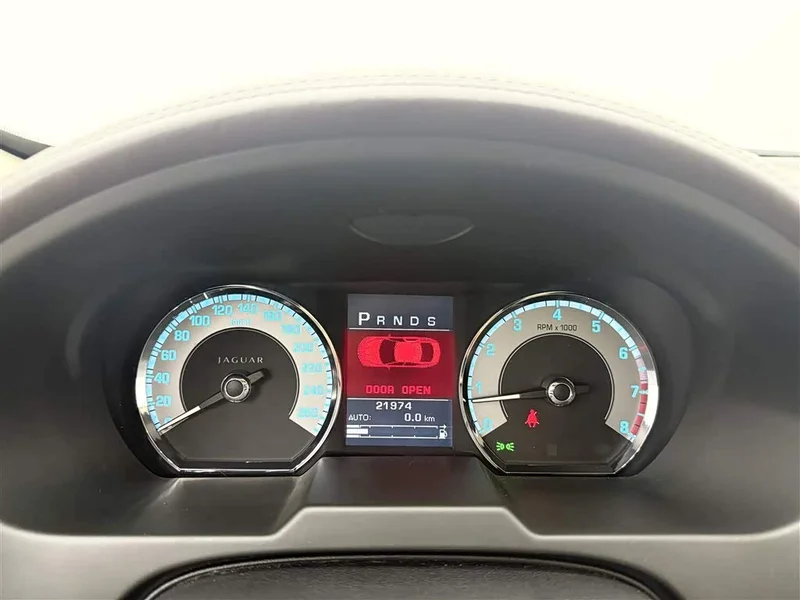 Jaguar XF — фото 10