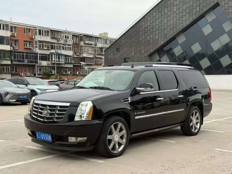 Cadillac Escalade — фото 1