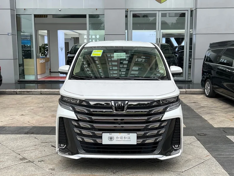 Toyota Vellfire — фото 2