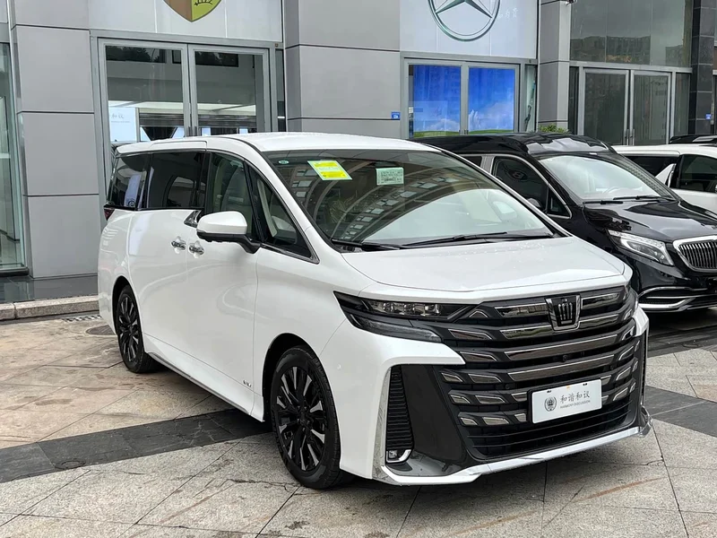 Toyota Vellfire — фото 3