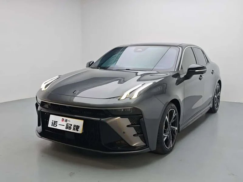 Lynk & Co 03