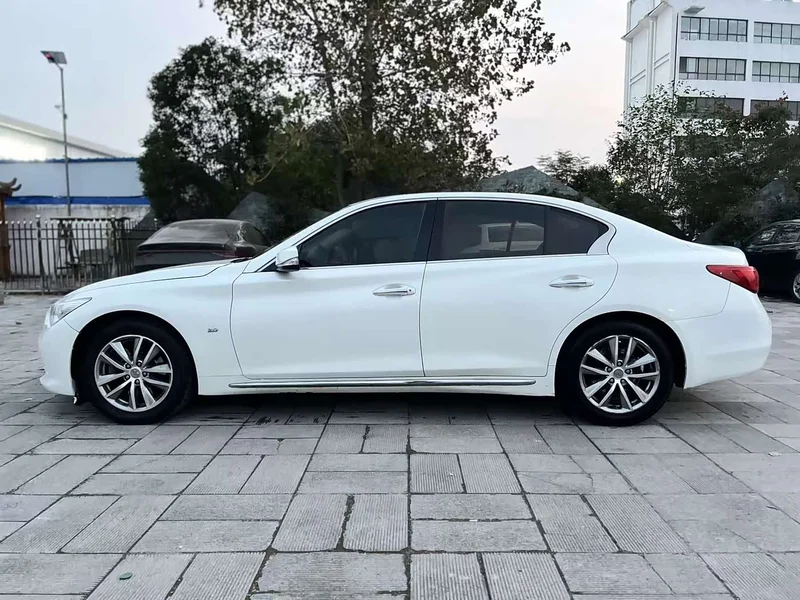Infiniti Q50L — фото 4