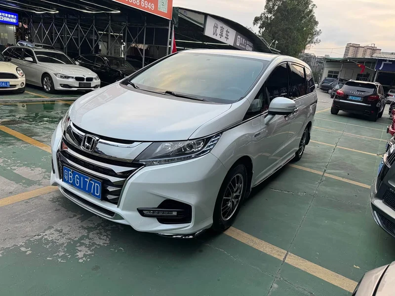 Honda Odyssey — фото 1
