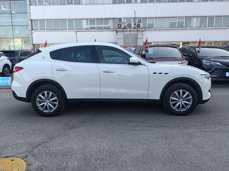 Maserati Levante — фото 11