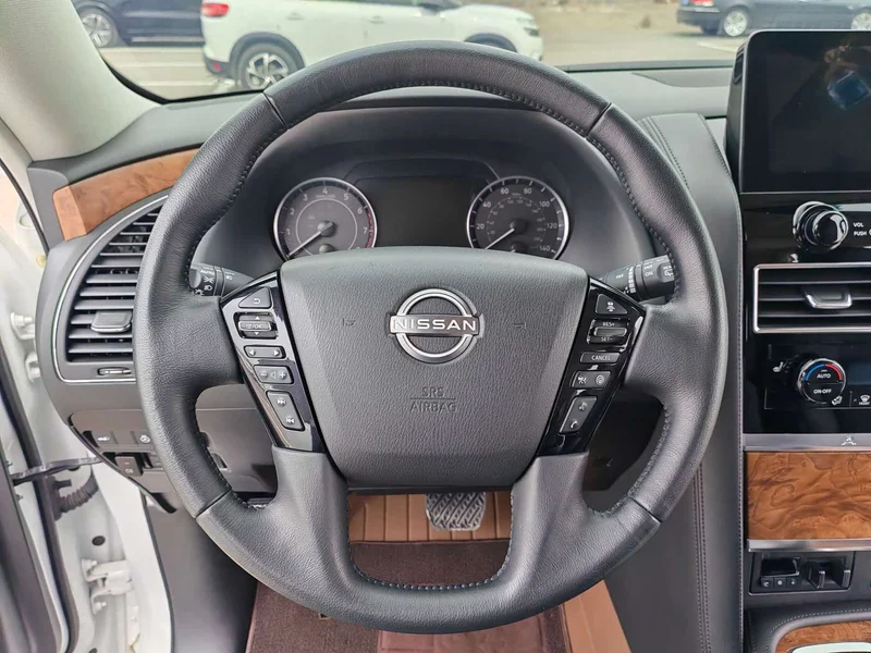 Nissan Patrol — фото 11