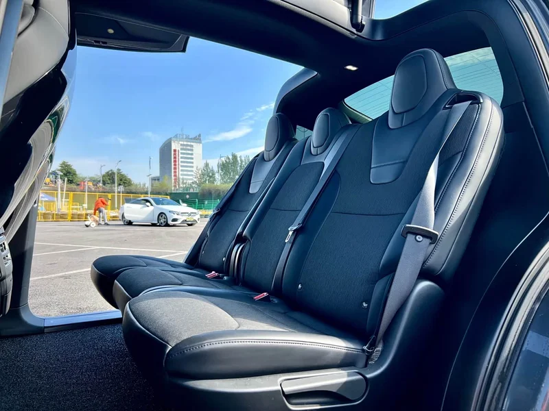 Tesla Model X — фото 12