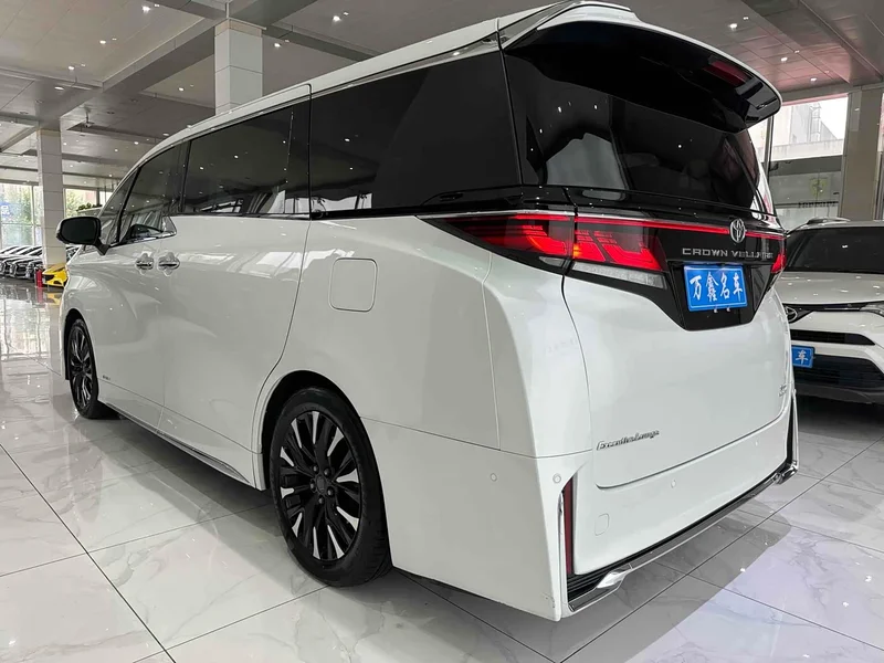 Toyota Vellfire — фото 20