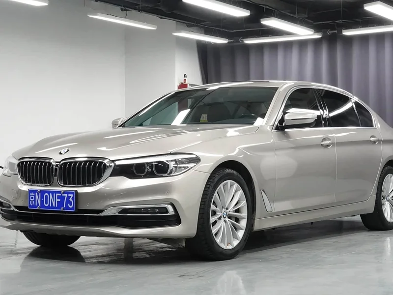 BMW 5-Series — фото 1