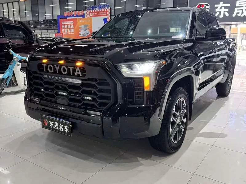 Toyota Tundra — фото 1