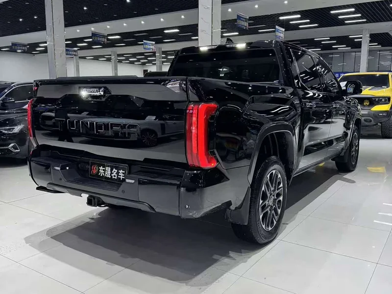 Toyota Tundra — фото 9